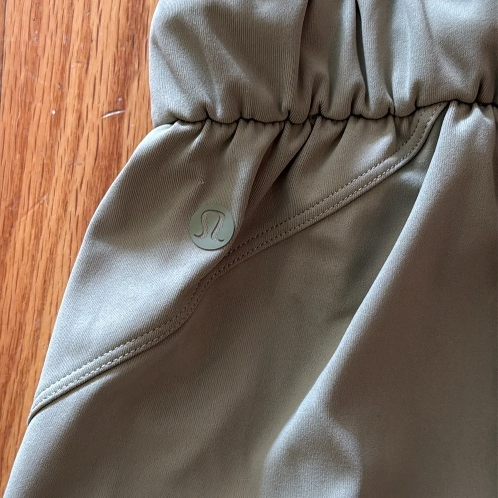 Lululemon sz 2 Keep Moving Pant 7/8 High-Rise Rosemary Green great condition